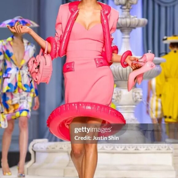 MOSCHINO COUTURE POOL INFLATABLE BARBIE PINK SKIRT ONLY IT40 USA 6 2023 RUNWAY - Picture 16 of 16